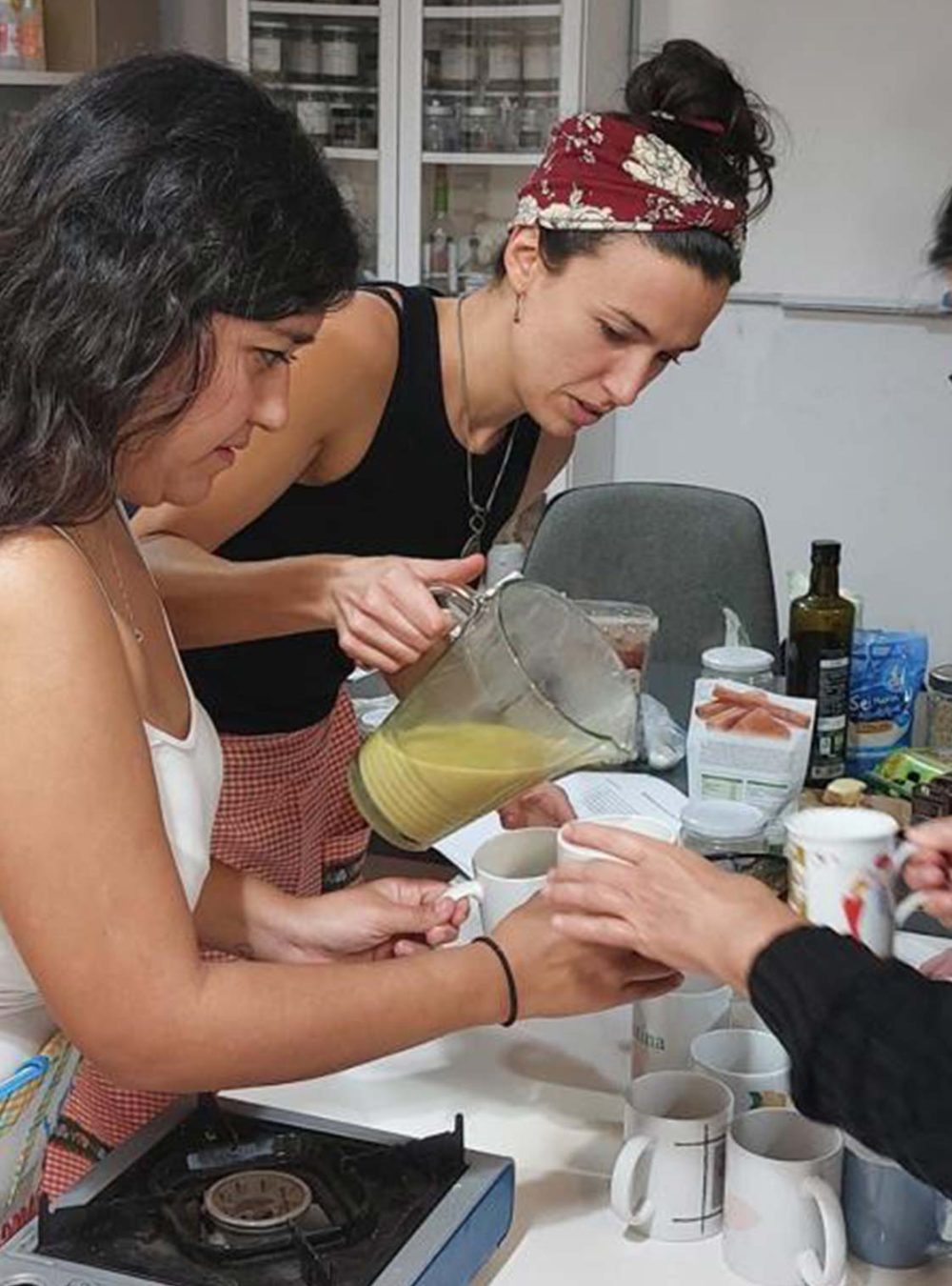 Fotografía de Andrea Bretones trabajando